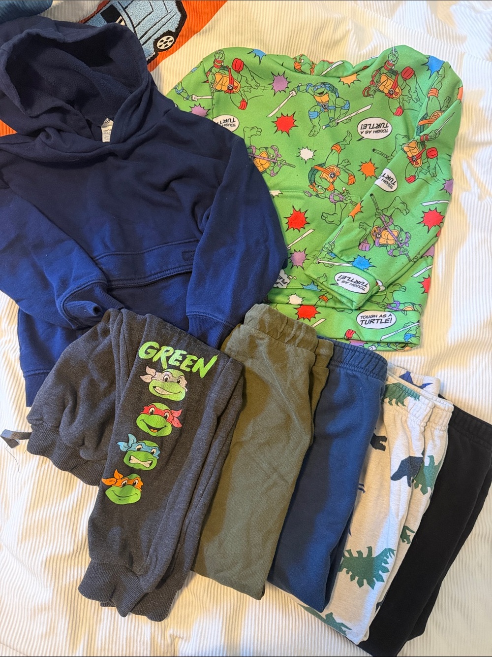 Sweatpant/Hoodie Bundle 5T